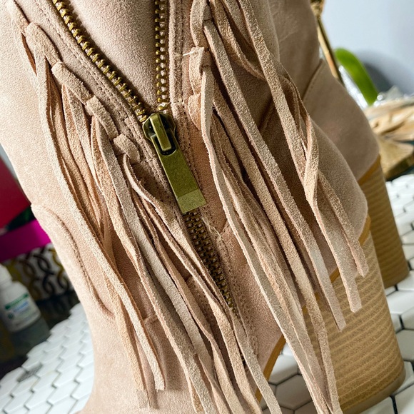 Women’s peep toe fringe Boho bootie - Picture 2 of 6